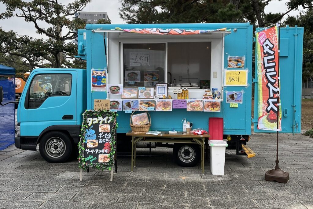cafe plus.aのキッチンカー